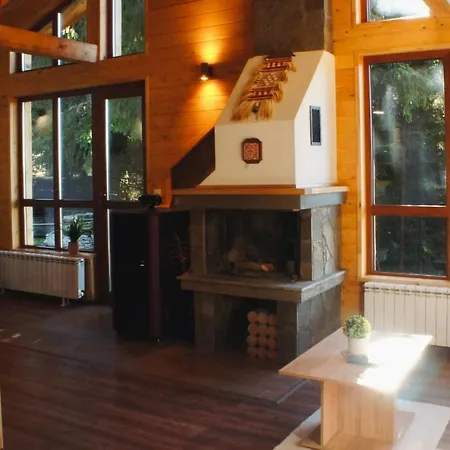 Mischa Villa Grashtitsa